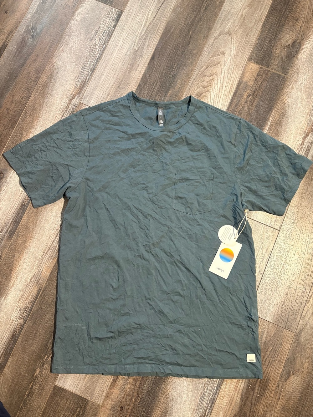 NWT VUORI Feather Pocket Tee - Men's L